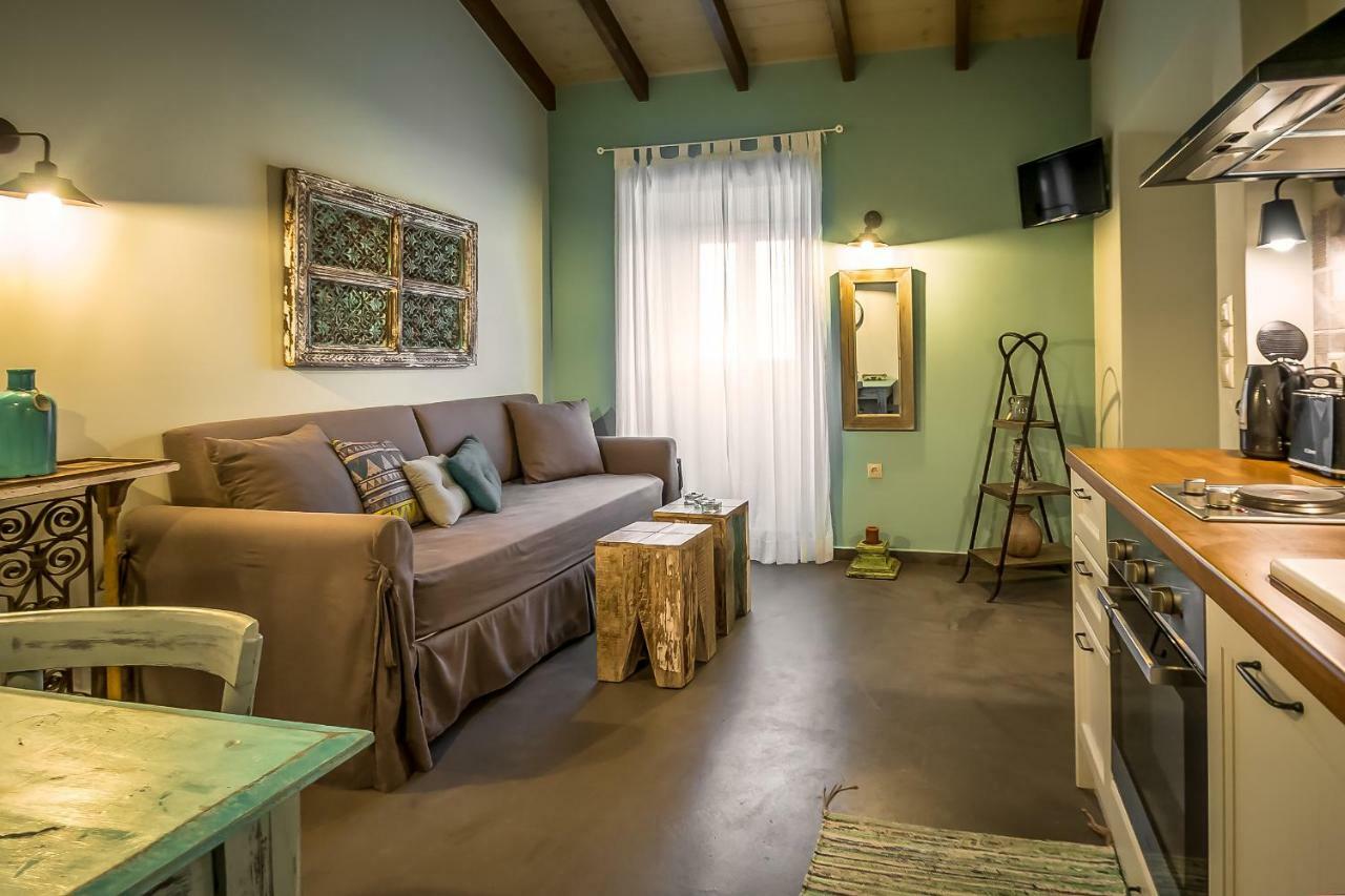 Castelli Olive Press Guest House อาคาราวี ภายนอก รูปภาพ