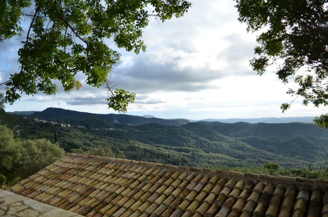 Castelli Olive Press Guest House อาคาราวี ภายนอก รูปภาพ