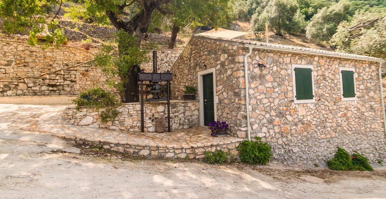 Castelli Olive Press Guest House อาคาราวี ภายนอก รูปภาพ