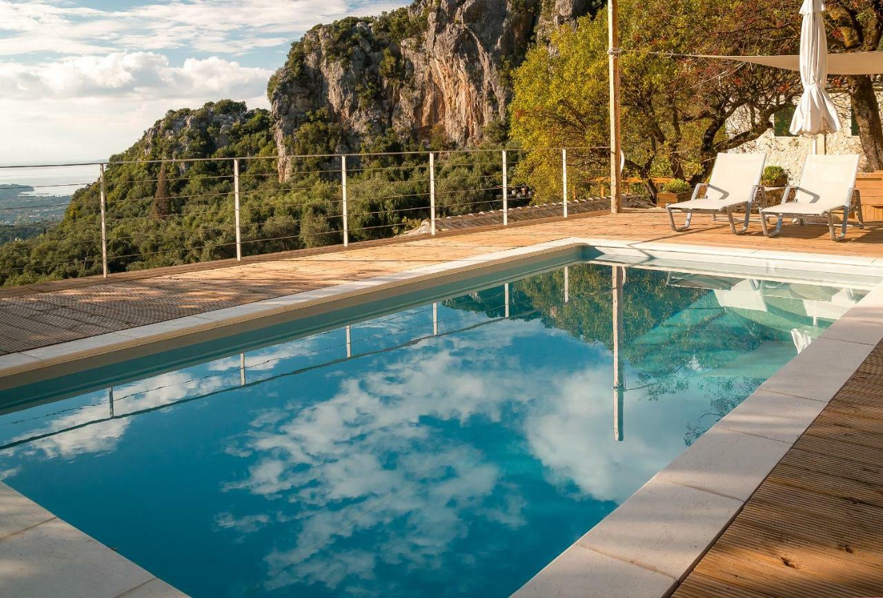 Castelli Olive Press Guest House อาคาราวี ภายนอก รูปภาพ